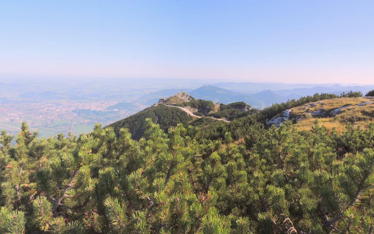 Mit dem Stadtbus direkt in den Sonnenuntergang: Die Gaisbergspitze