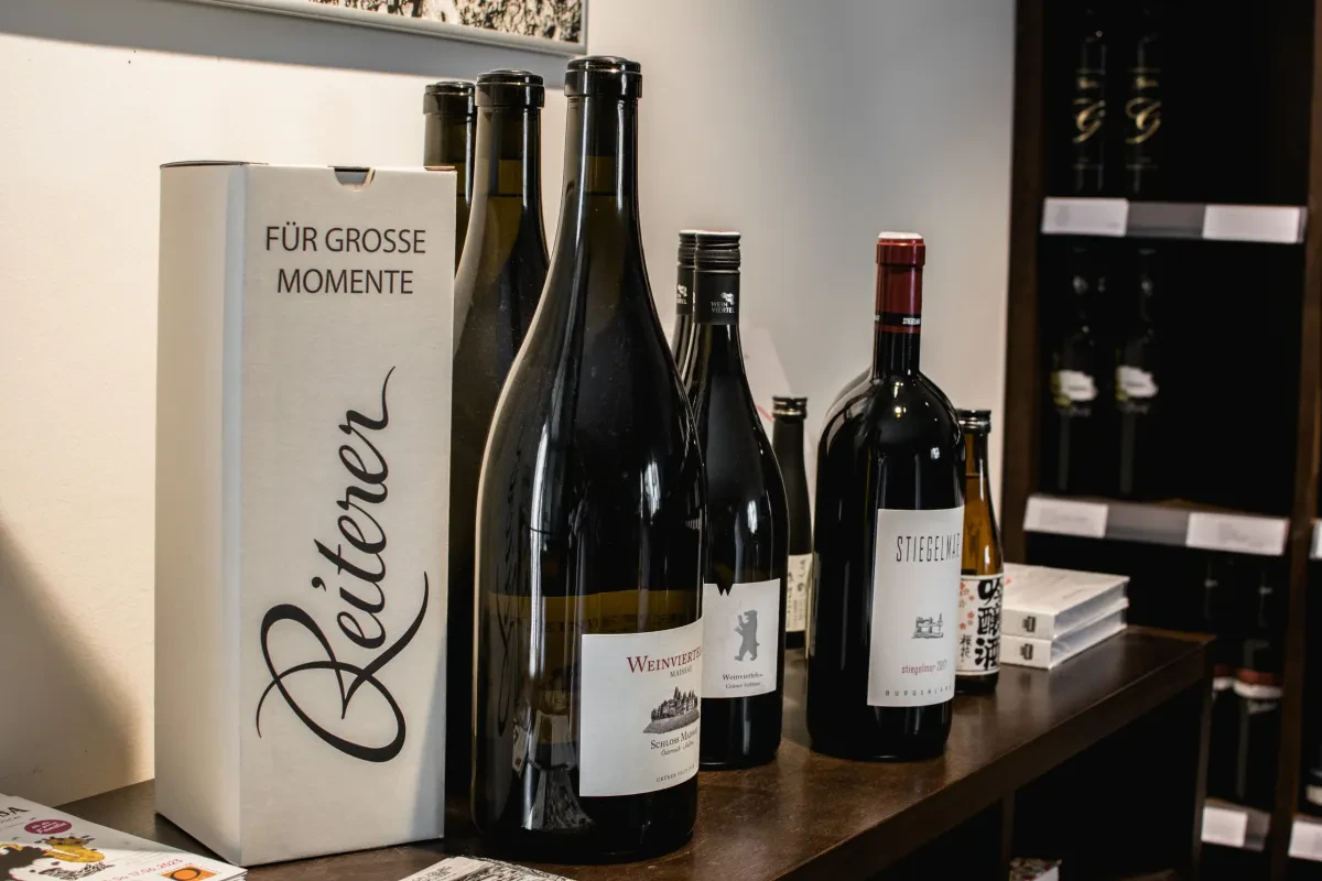 Weinverkostung Salzburg in einer versteckten Weinbar